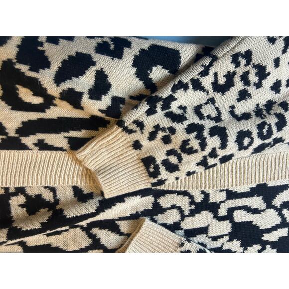 Blank NYC Size Medium M Thick Knitted Duster Leopard Print with Pockets - Picture 3 of 8